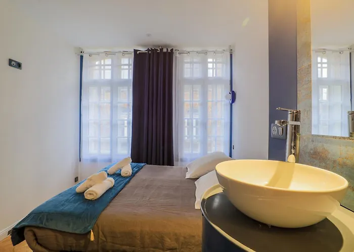 Duplex Coloré 6 Personnes Place Des Héros - Vue Beffroi - Centre Appartamento